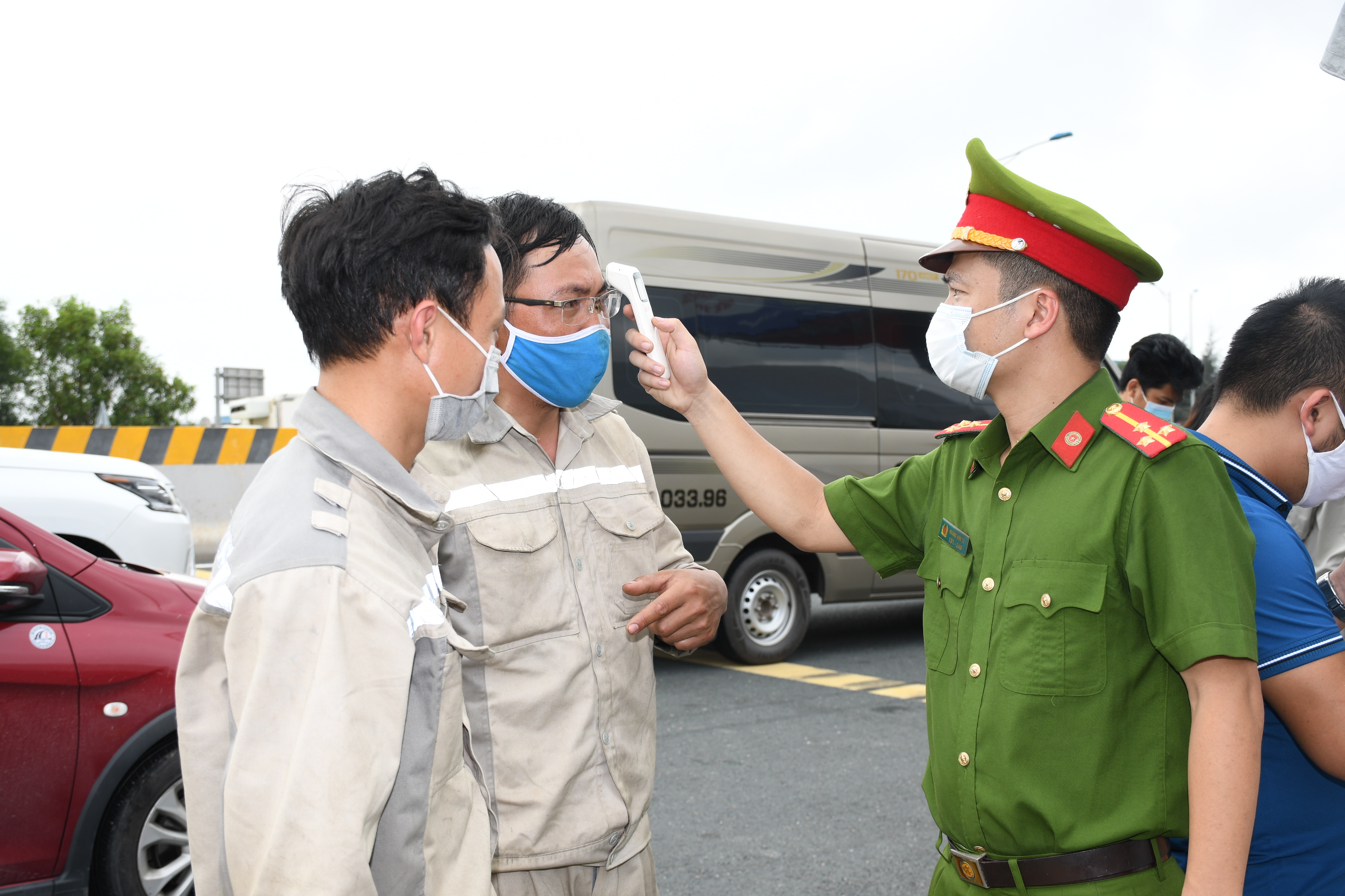 Bộ trưởng Tô Lâm gửi Thư khen Công an các đơn vị, địa phương trong công tác phòng, chống dịch Covid-19